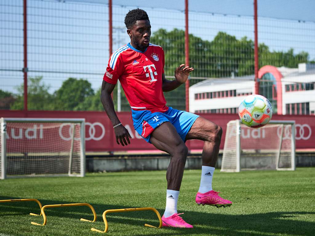 FC Bayern Alphonso Davies