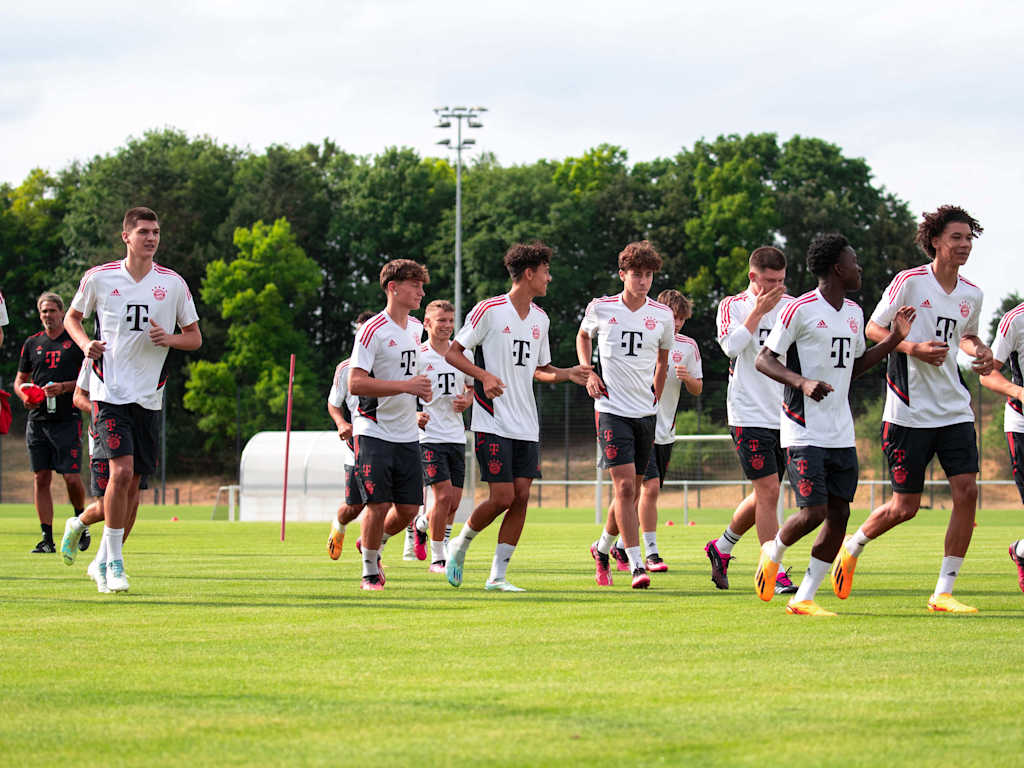230627_U17_Trainingsauftakt_5_fcb