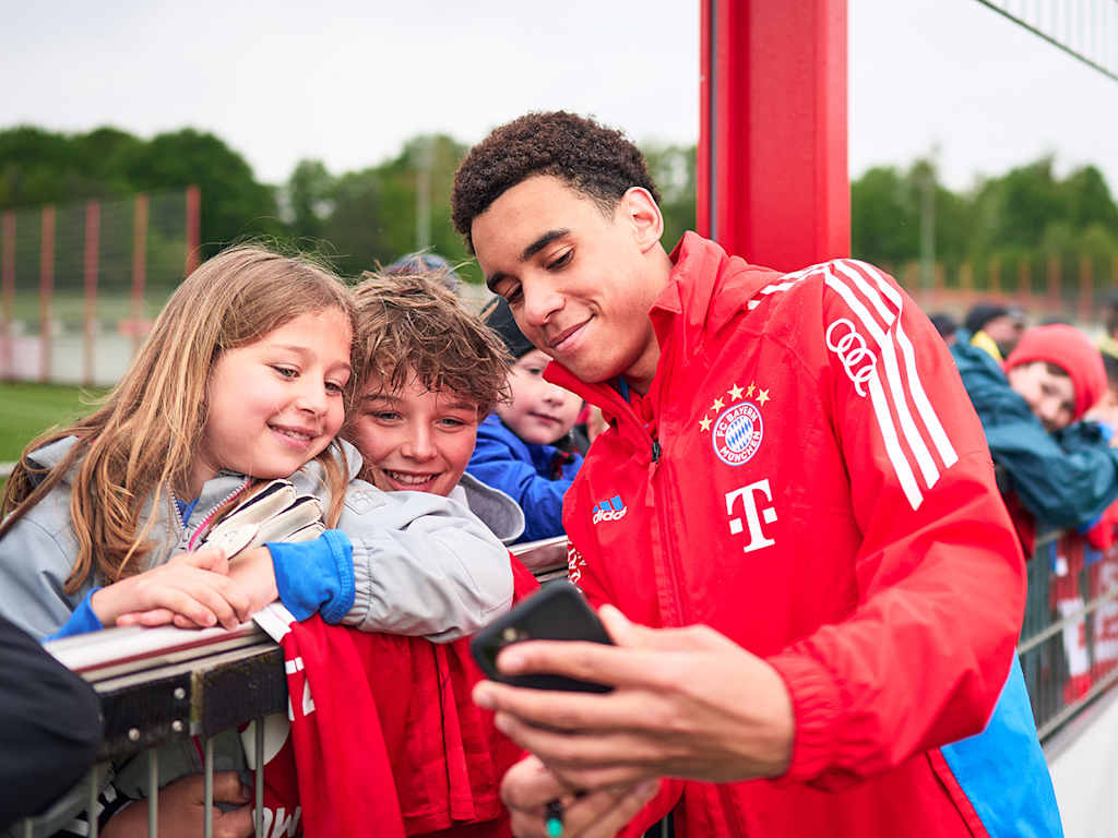 Jamal Musiala, Fans, FC Bayern