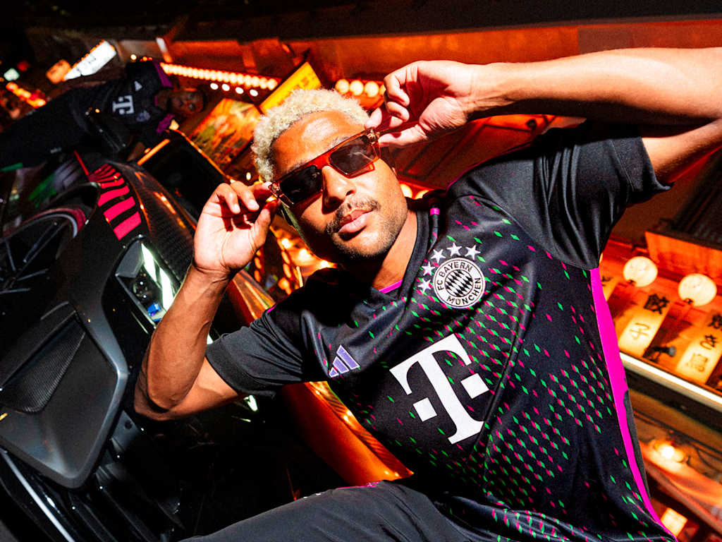 FC Bayern Away-Trikot 2023-2024