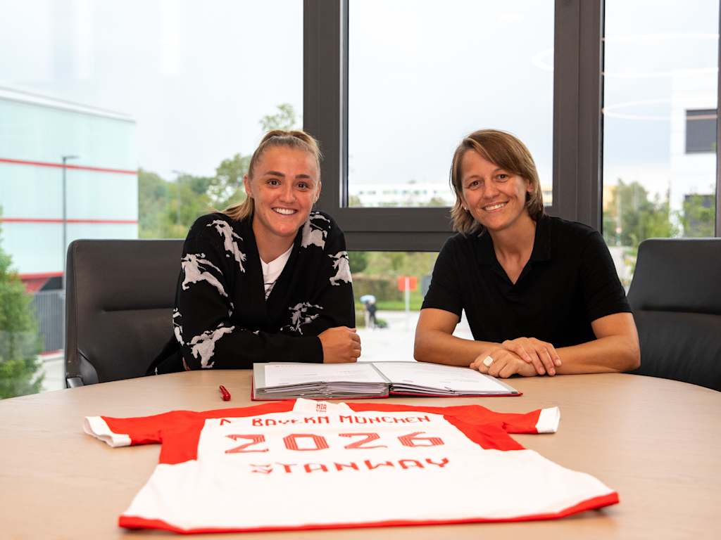 FC Bayern Georgia Stanway Bianca Rech