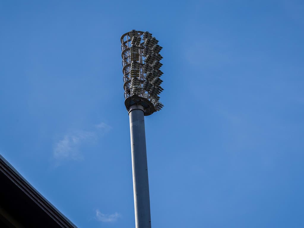 Flutlichtmast im Grünwalder Stadion