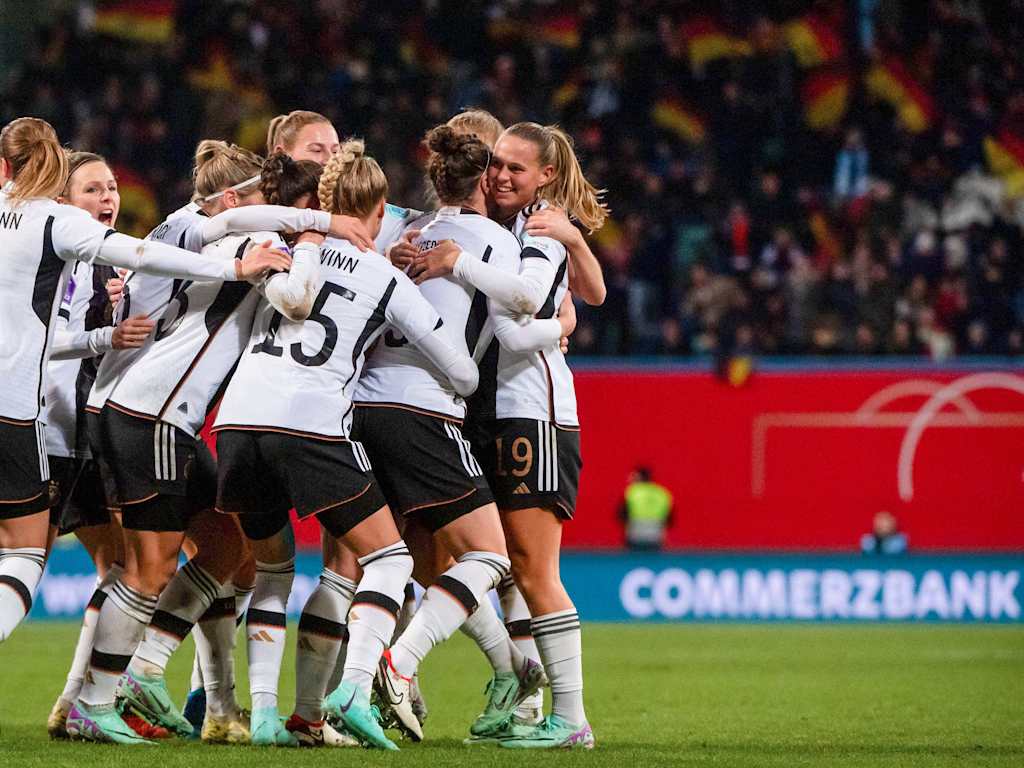 Die FC Bayern Frauen mit der deutschen Nationalmannschaft in der Laenderspielpause