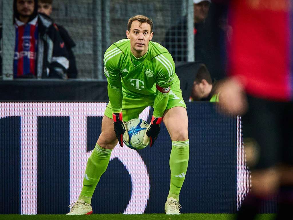 Manuel Neuer en el amistoso de Basilea