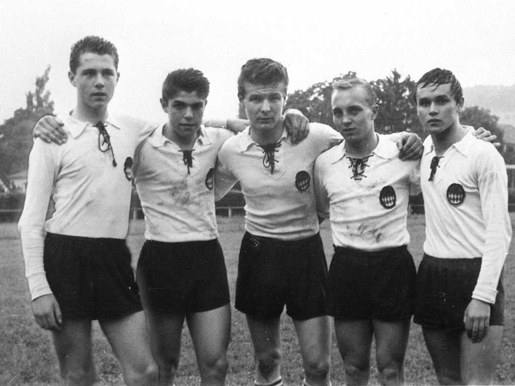 Beckenbauer with his youth teammates