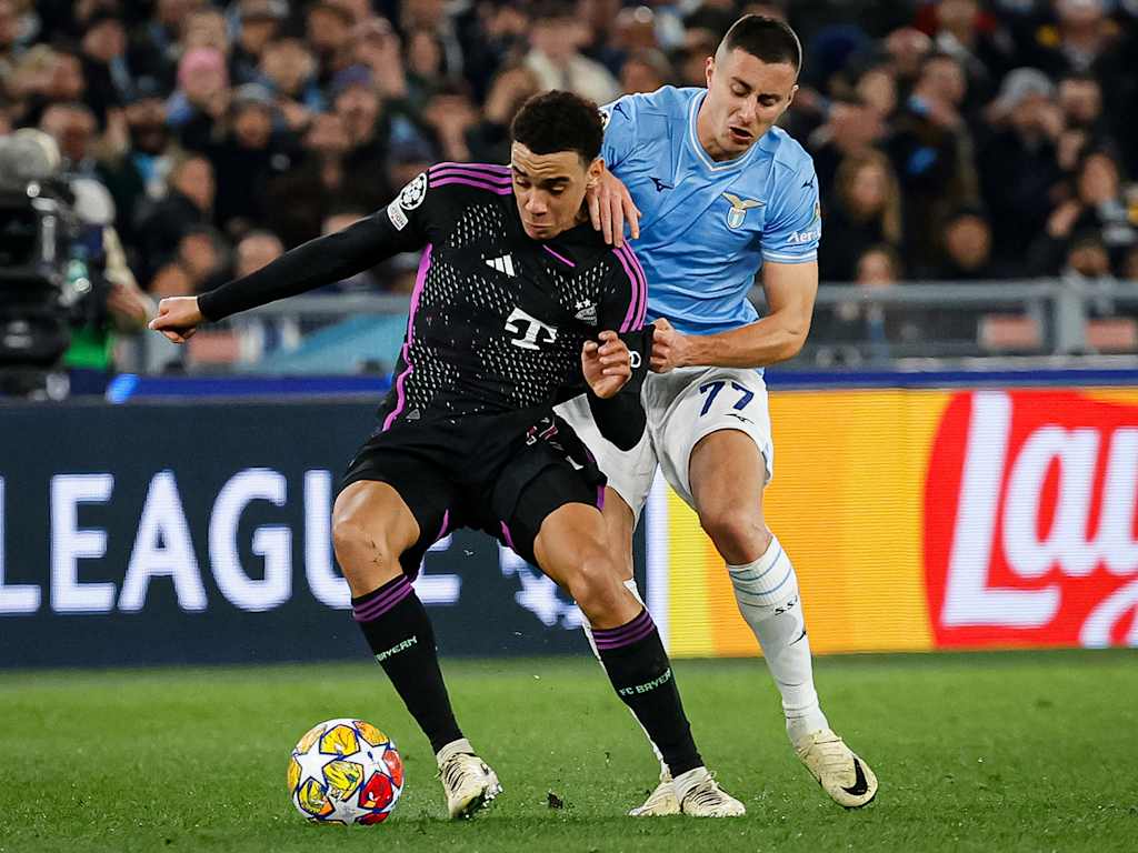 Jugada del partido de Champions League entre la Lazio y el FC Bayern