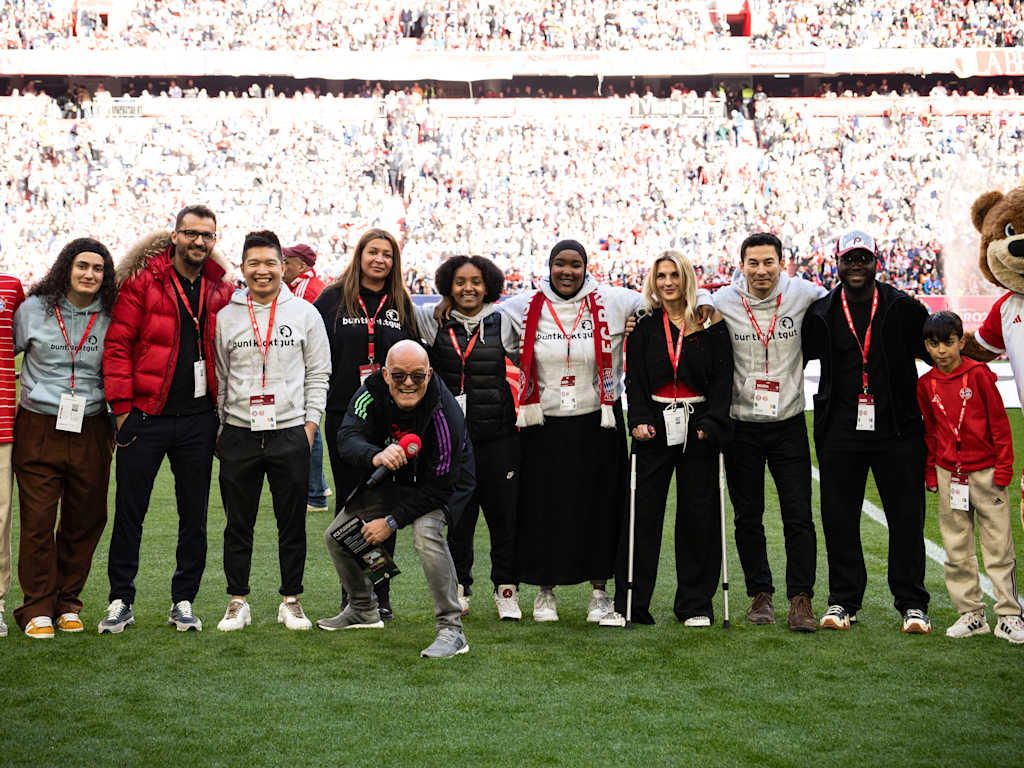FC Bayern Roja contra el racismo