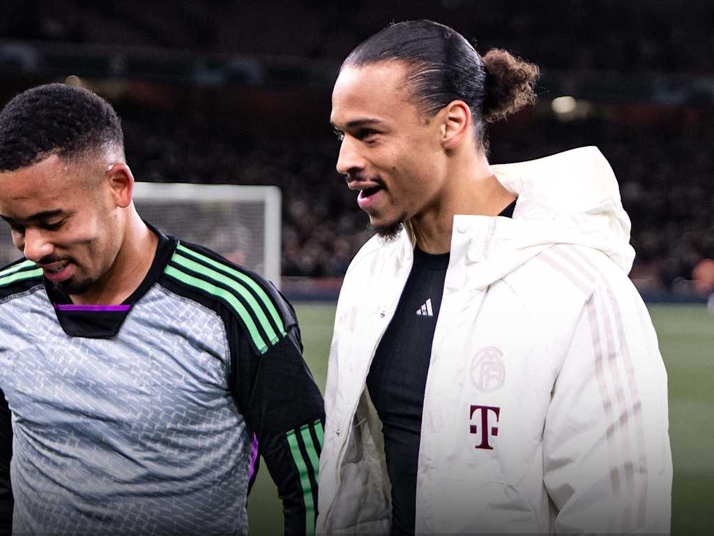 Our Behind the Scenes video from FC Bayern's Champions League match at Arsenal. Journey, matchday, team talk and everything else – hit play!