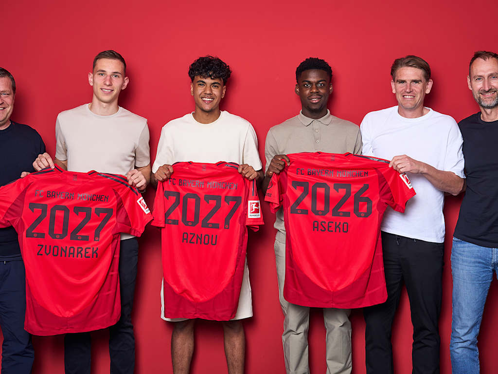 FC Bayern has given professional contracts to youth players Lovro Zvonarek, Noel Aseko Nkili and Adam Aznou.