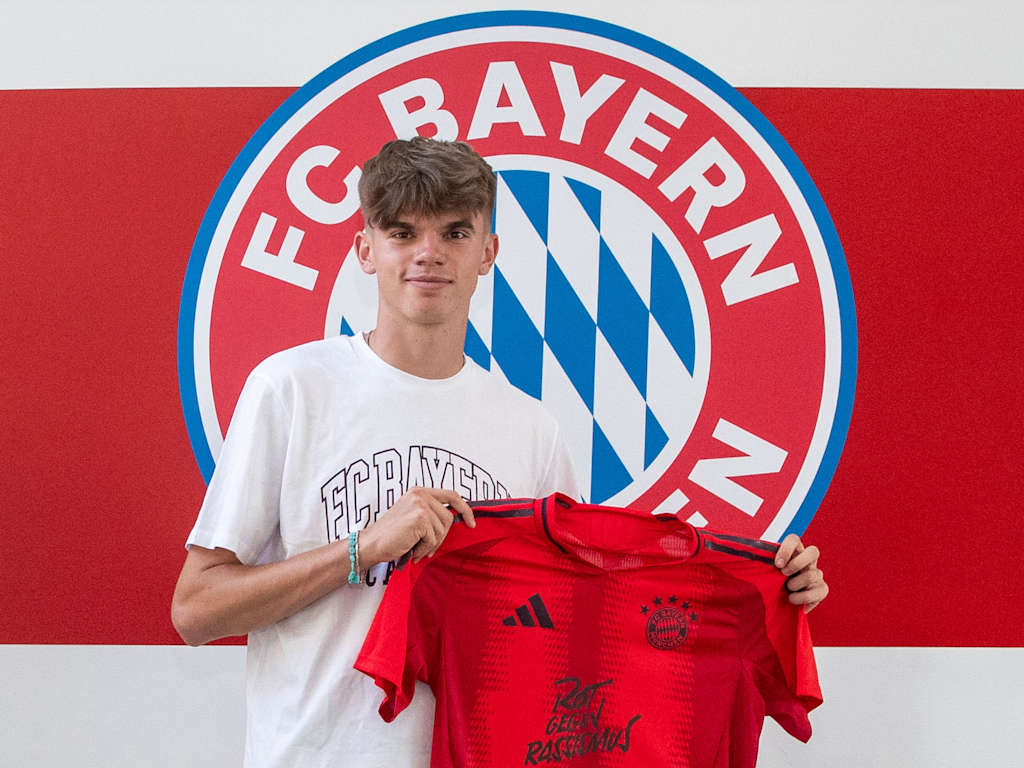 Porträt von Guido Della Rovere, der einen Vertrag beim FC Bayern unterschrieben hat.