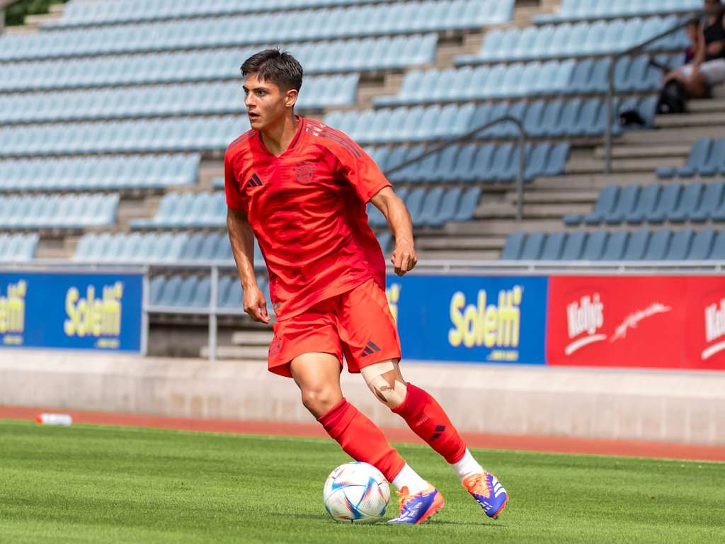 Matteo Pérez Vinlöf im Spiel gegen den FC Kufstein.