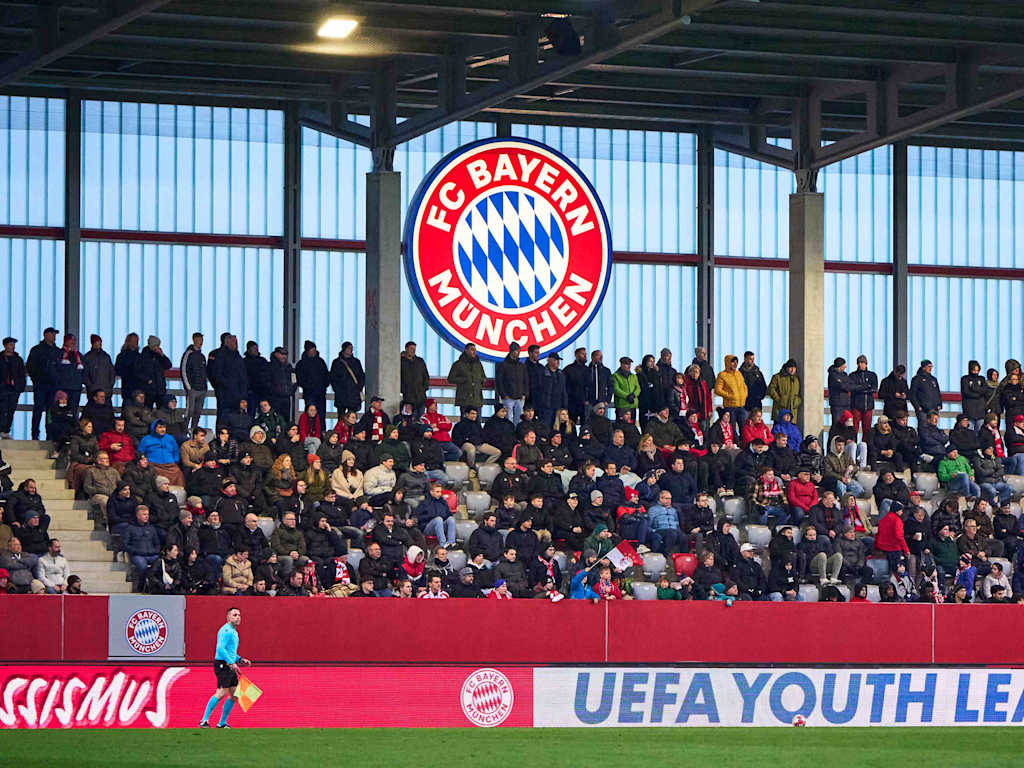 Die Spielstätte am FC Bayern Campus - Austragungsort für die Heimspiele der FCB-U19