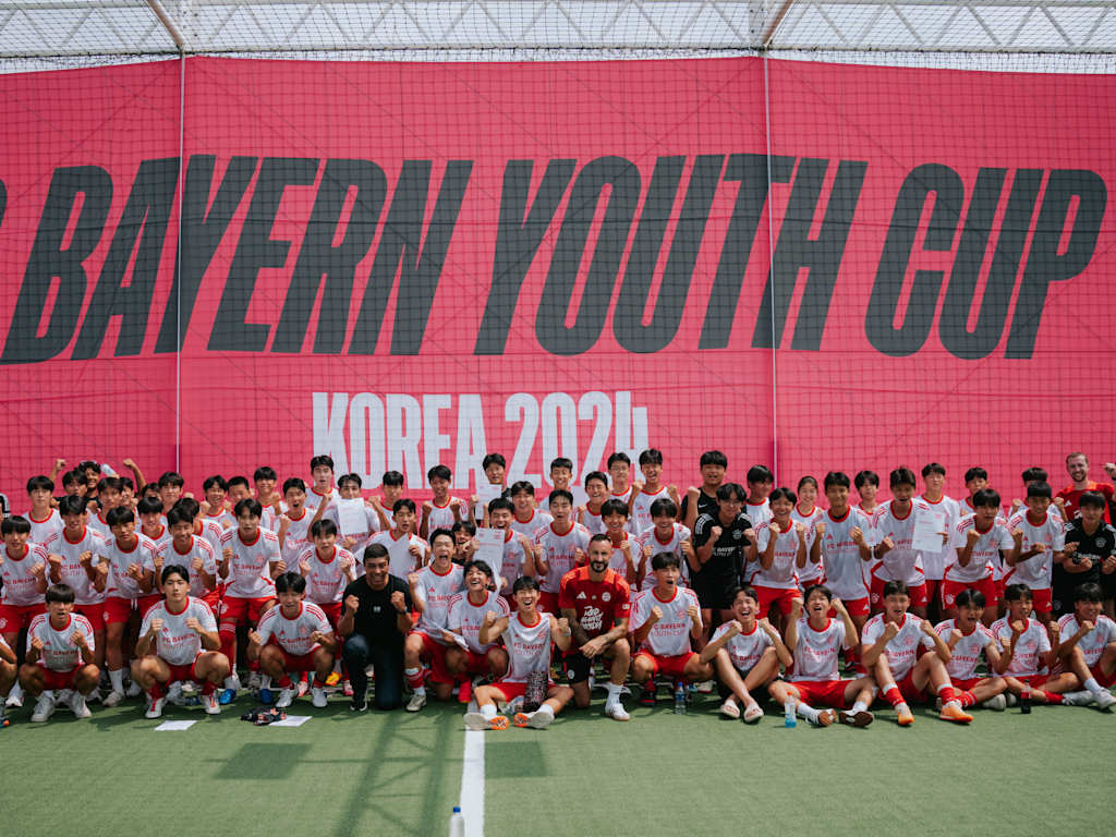 Players posing at the FC Bayern Youth Cup South Korea National Final