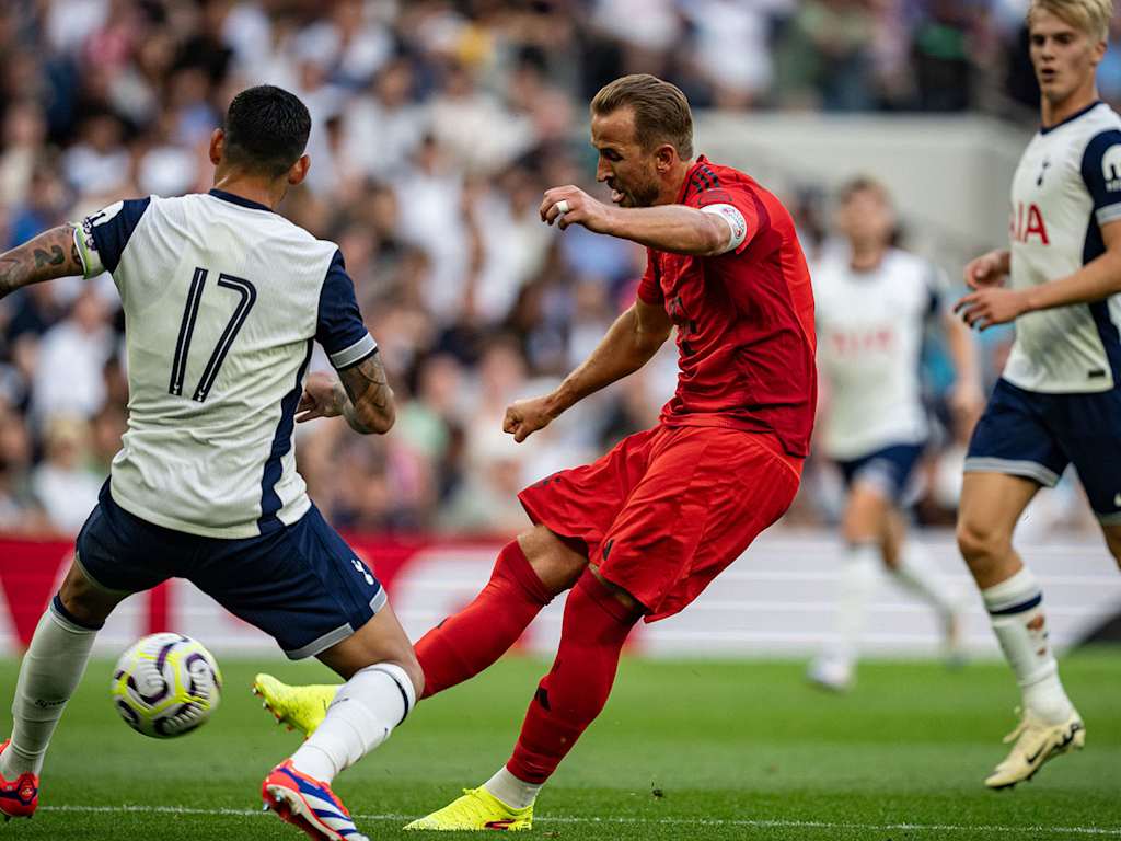 Harry Kane training at FC Bayern