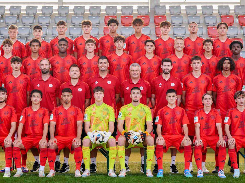240814_Teamfoto_U19_FCB