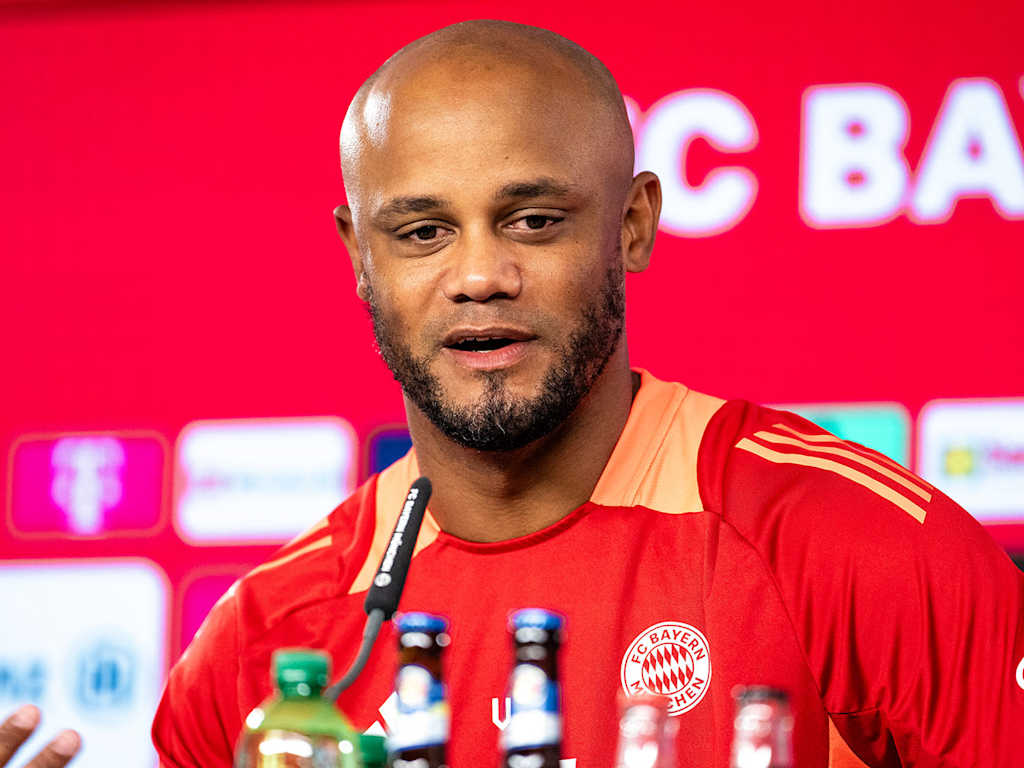 FC Bayern Vincent Kompany Training