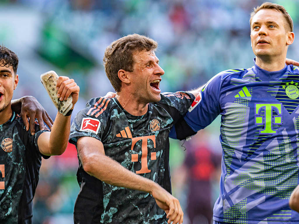 Thomas Müller celebrates for FC Bayern