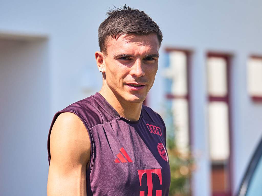 Joao Palhinha läuft auf den Trainingsplatz des FC Bayern