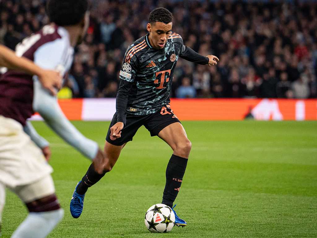 Spielszene aus der Partie Aston Villa - FC Bayern