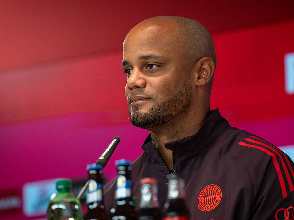 FC Bayern-Trainer Vincent Kompany im Pressetalk