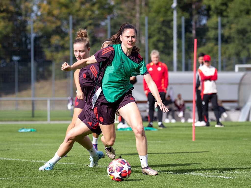 FC Bayern Women in preparation for Arsenal
