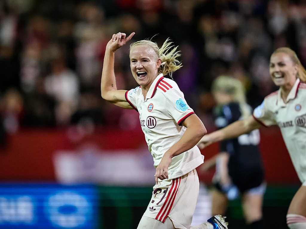 Pernille Harder FC Bayern Women Arsenal