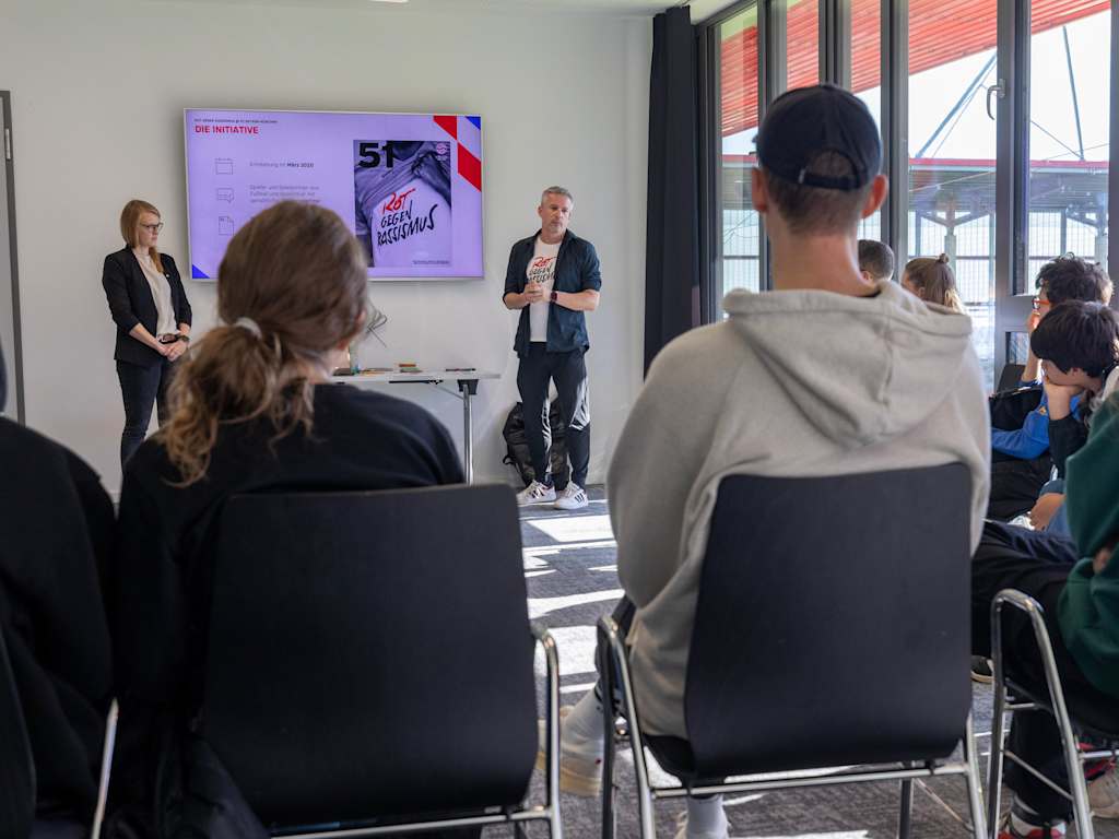 The workshop with Red against Racism at the FC Bayern Campus