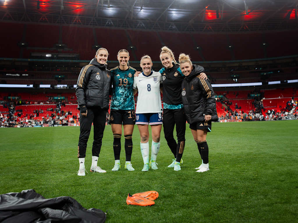 Sydney Lohmann, Linda Dallmann, Giulia Gwinn und Klara Bühl trafen mit Deutschland in Wembley auf Georgia Stanway mit England
