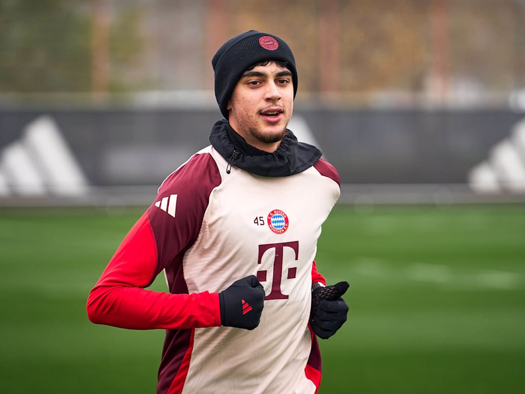 Aleksandar Pavlović entrenamiento FC Bayern
