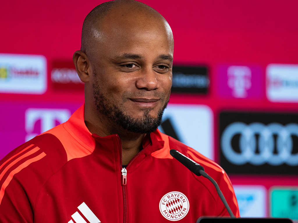 FC Bayern-Trainer Vincent Kompany im Pressetalk