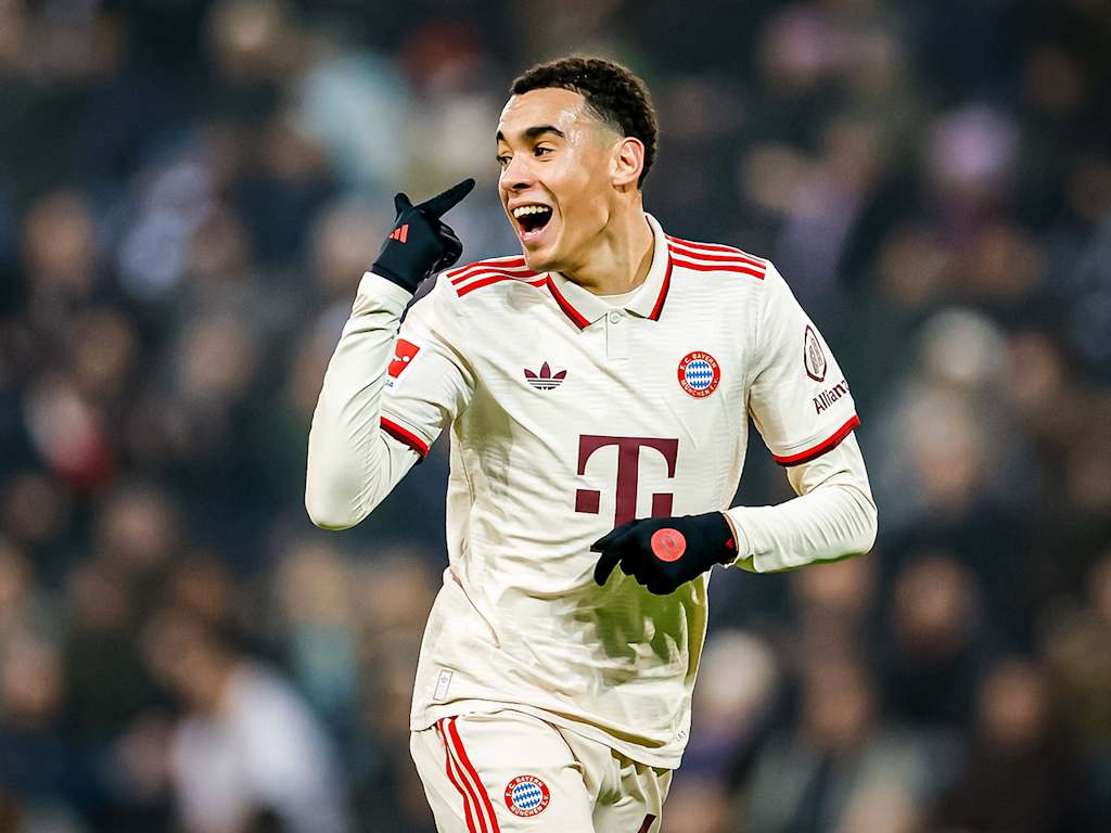 Jamal Musiala celebrates his goal against St. Pauli
