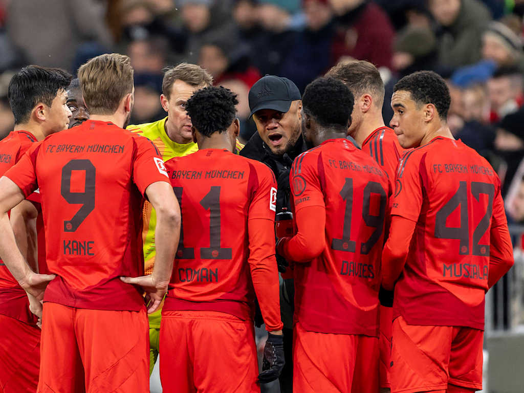 Vincent Kompany gives directions to his players