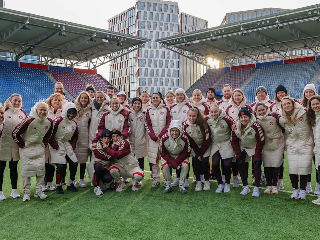 Video: Behind the scenes of the FC Bayern Women's trips to Oslo and Freiburg.
