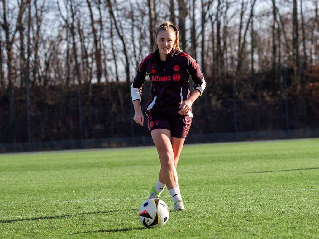 Georgia Stanway Training FC Bayern Women