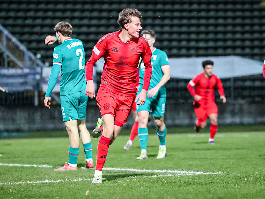 Jonathan Asp Jensen im Spiel der FC Bayern Amateure beim FC Augsburg II