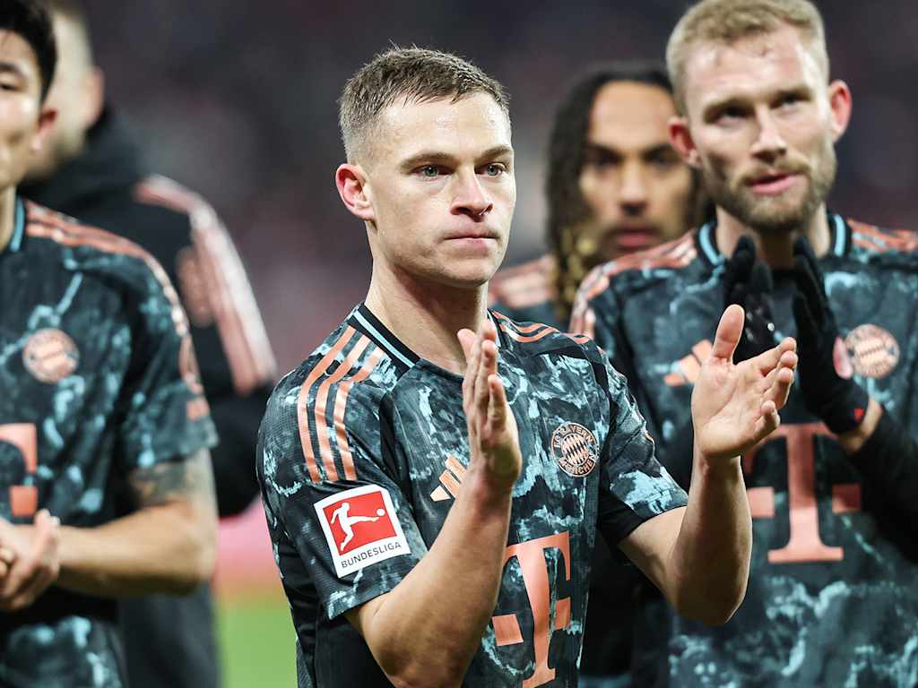 Joshua Kimmich dankt den Fans für ihre Unterstützung beim Gastpiel in Mainz
