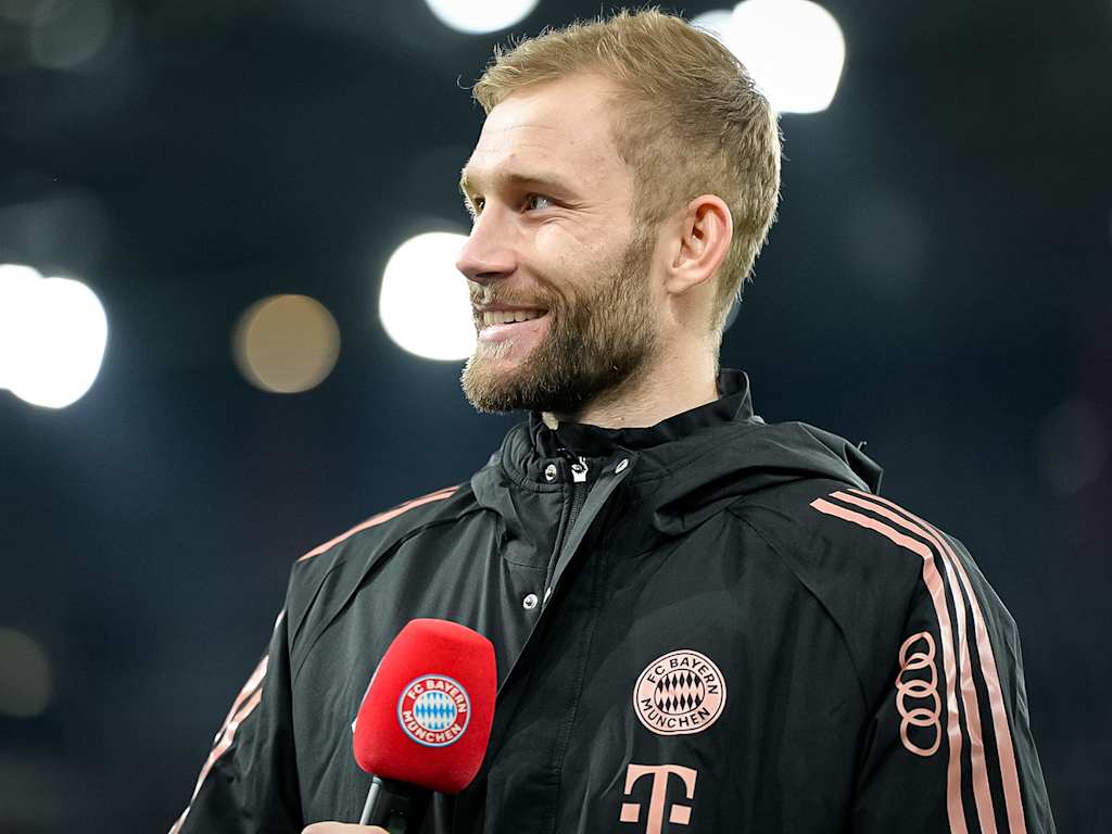 Konrad Laimer tras el partido amistoso del FC Bayern en el campo del FC Red Bull Salzburg