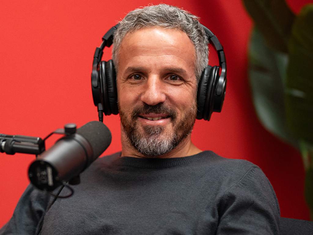 In Folge 56 des FC Bayern-Podcasts ist Übergangskoordinator Lizenz und Nachwuchsspieler Richard Kitzbichler zu Gast.