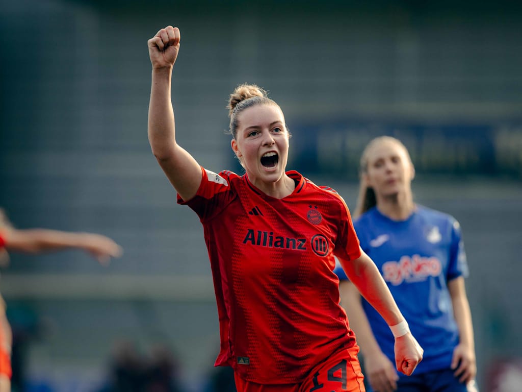 Alara Şehitler celebrating her match-winner for FC Bayern Women.