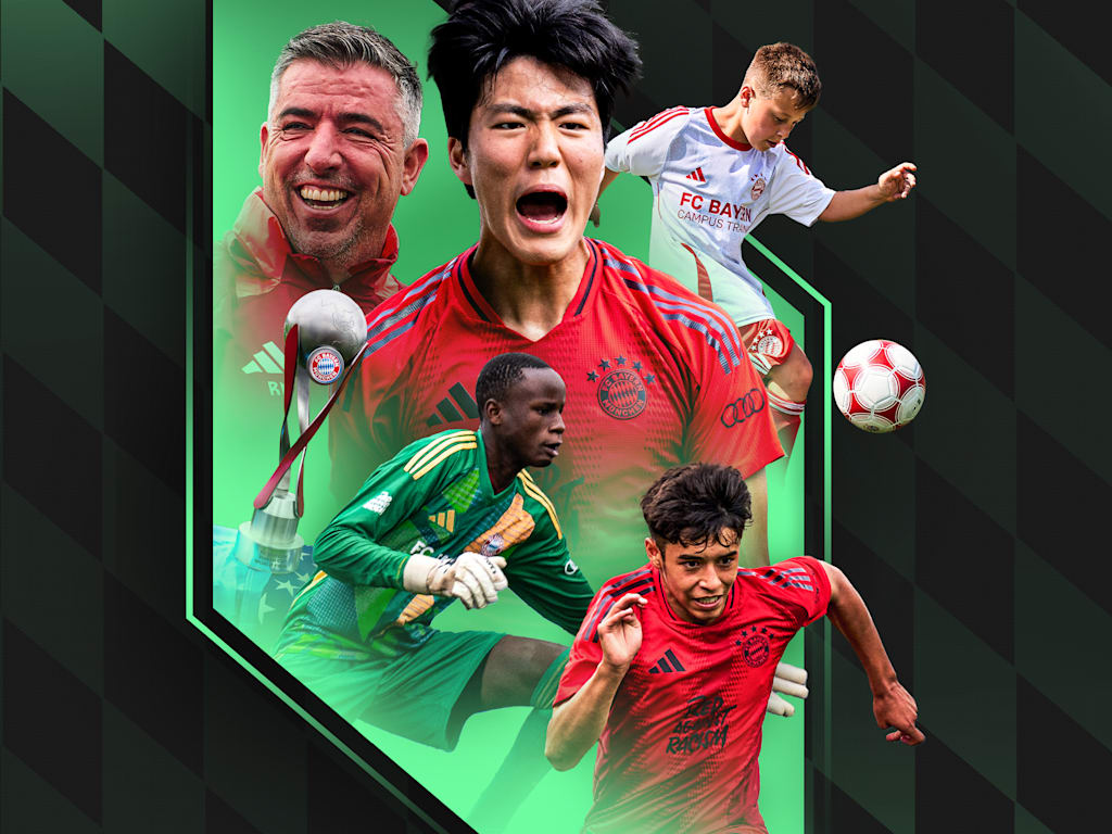 Roy Makaay with international youth players