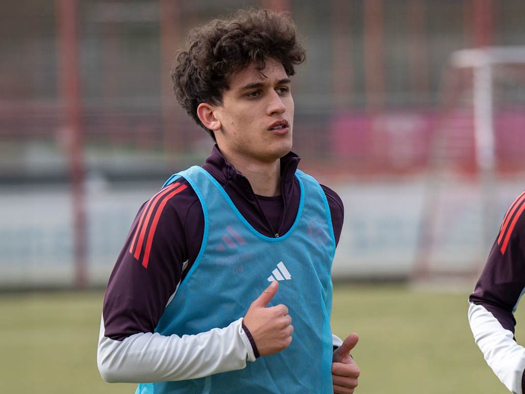 Younes Aitamer im Training der FC Bayern Amateure.