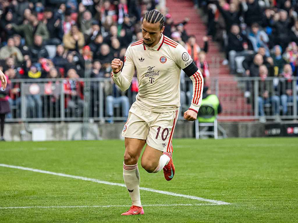 Leroy Sane of FC Bayern in the match against FC St. Pauli
