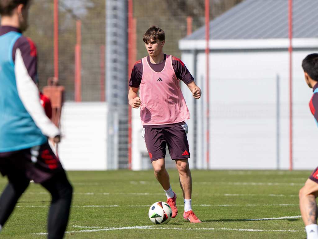 Die FCB-Amateure während einer Trainingseinheit an der Säbener Straße.