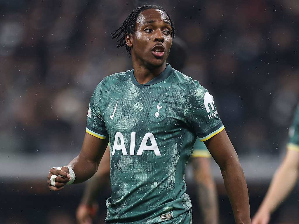 Mathys Tel im Europa League-Viertelfinale gegen Eintracht Frankfurt.
