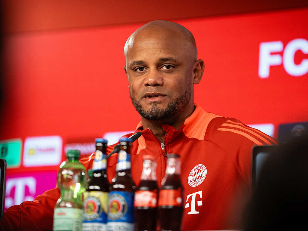 Vincent Kompany spricht im Pressetalk des FC Bayern