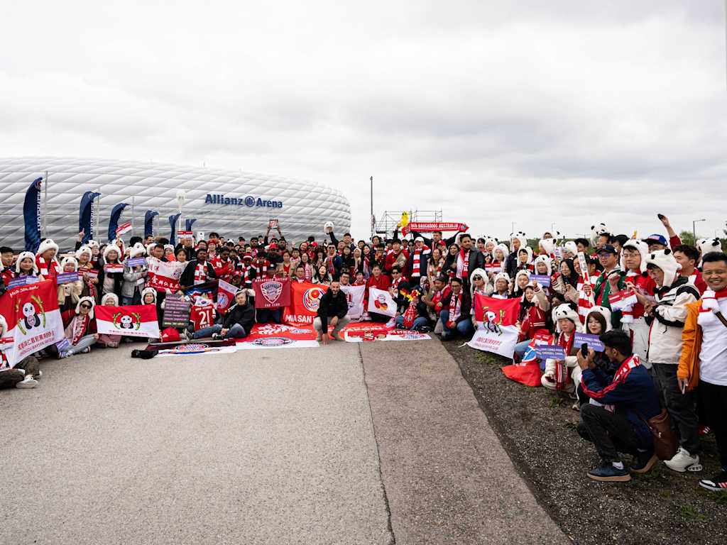 FC Bayern-Fans aus Asien in München.