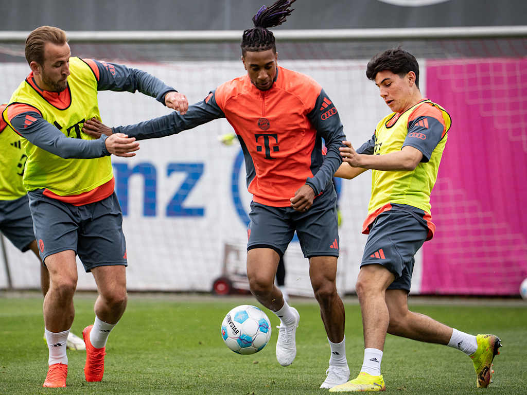 Michael Olise Harry Kane Bayern Training Hoffenheim
