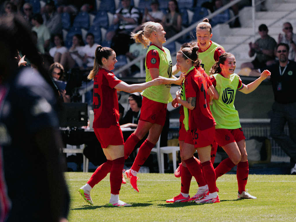 FC Bayern Women celebrate victory over Paris Saint-Germain