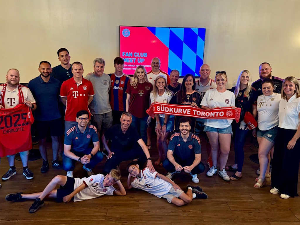 Gruppenfoto des regionalen Fanclubtreffens in Charlotte