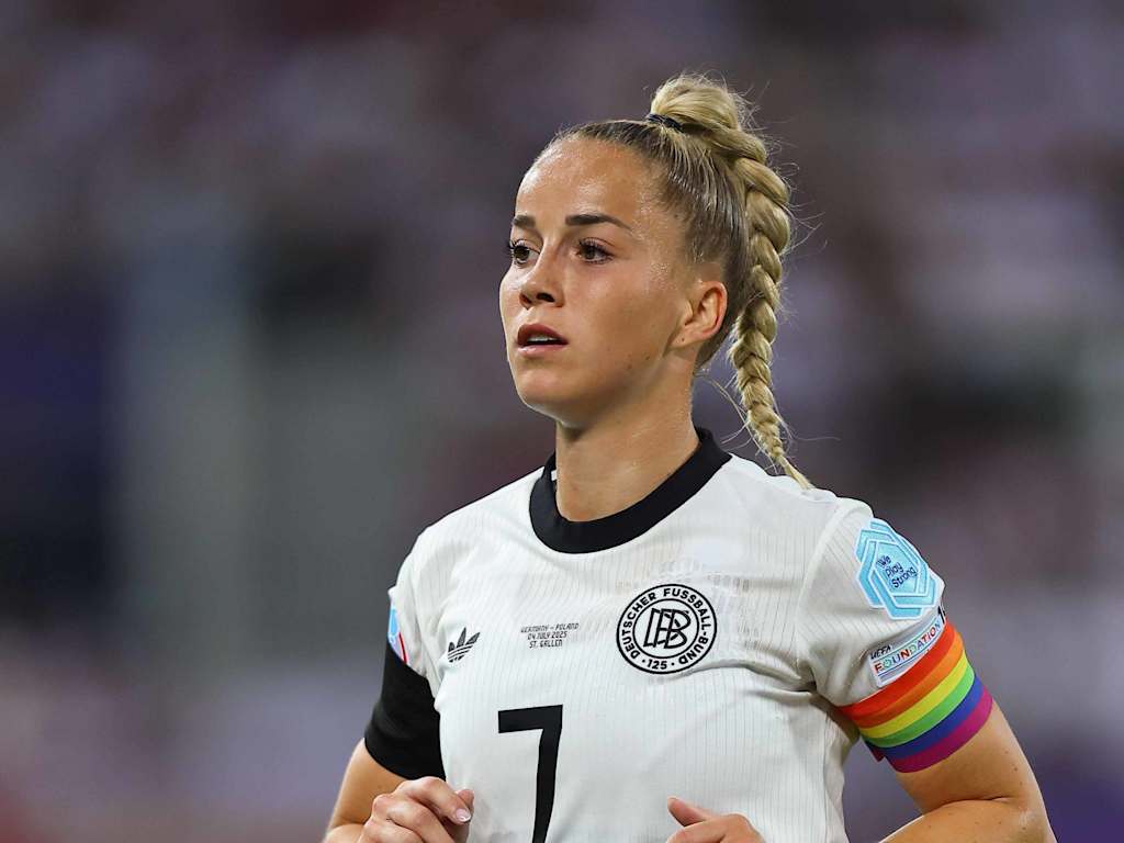 Giulia Gwinn in the Germany jersey wearing the captain's armband